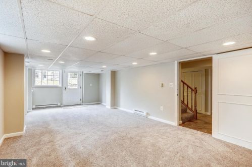 8401 Cedar St, Silver Spring MD 20910-4324 exterior