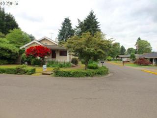 18605 Addie St, Portland, OR 97267-6635
