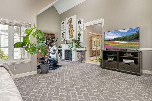 231 Summertree Rd, Anaheim CA  exterior