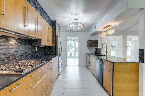 7208 Fernmeadow Dr, Dallas TX 75248-5605 exterior