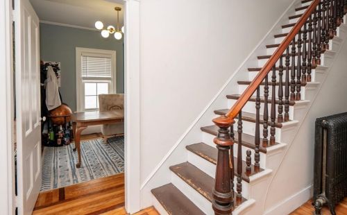 15 Bayview Ave, Middletown RI  02840-2107 exterior
