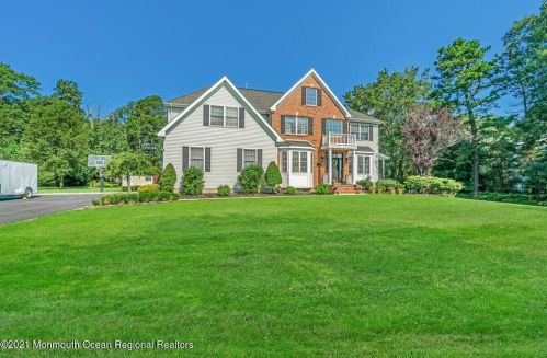 4 Monarch Ct, Jackson Twp, NJ 08527-2873