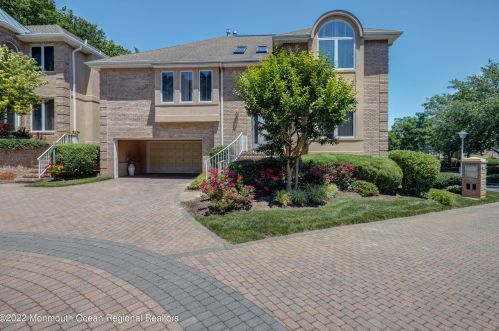 89 Mira Vista Ct, Holmdel Village, NJ 07733-2551