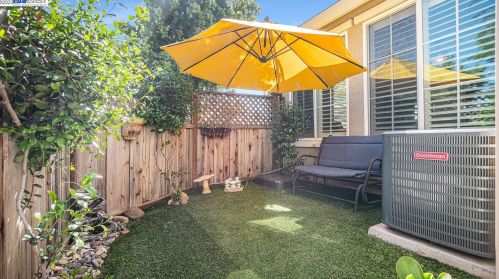 308 Carriage Ln, Valley Home, CA 95361-8341
