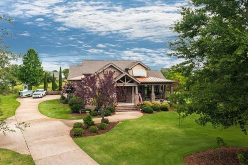 104 Low Country Ct, Hampstead, NC 28443-3577