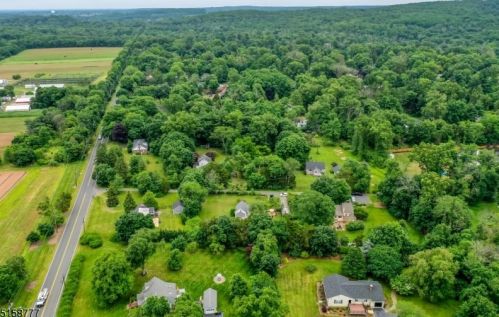 6 Dogwood Ln, Princeton NJ  08540-8439 exterior