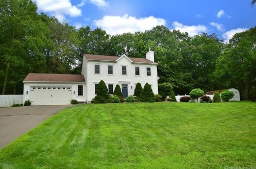 1 Jacobs Hill Rd, Ellington, CT 06029-3117