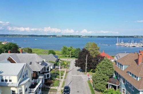 31 Windsor Rd, Providence, RI 02905-3724