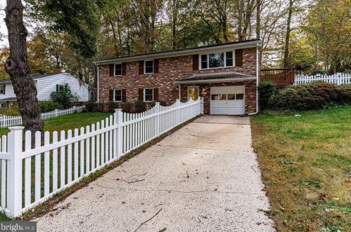 8617 Kerry Ln, Springfield, VA 22152-3204