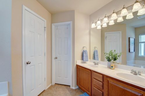 4733 Homelands Way, Fort Worth TX  76135-1666 exterior