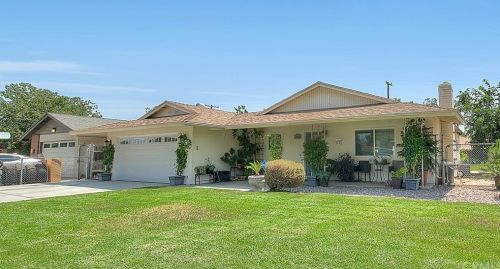 4046 Columbia Ave, Riverside CA  92501-1526 exterior
