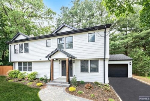 36 Haring St, Closter, NJ 07624-1005