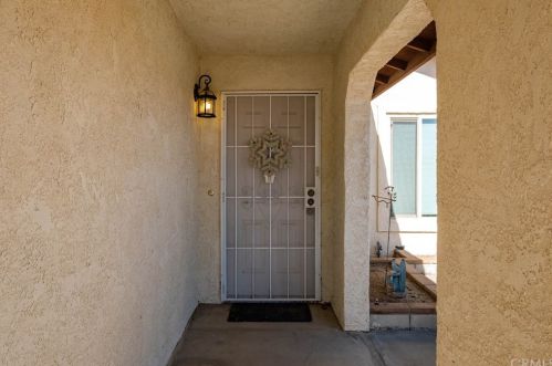 48972 Park Ave, Morongo Valley, CA 92256-9595