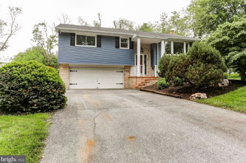 728 Rohrer Rd, Lancaster, PA 17603-9742