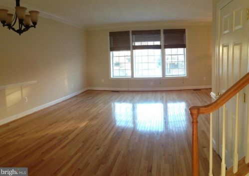115 Herndon Mill Cir, Herndon VA  20170-4483 exterior