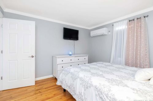 16 Charter Rd, Ellington CT  06029-4224 exterior