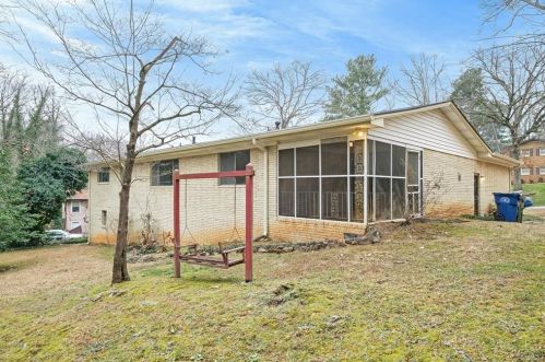 558 Larchmont Dr, Atlanta GA  30318-7112 exterior