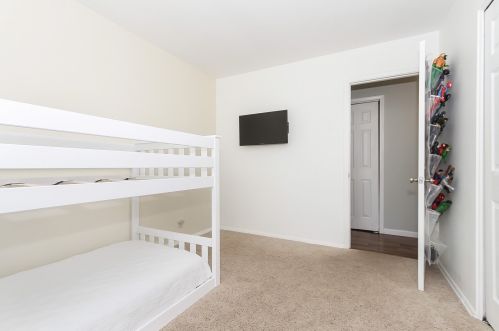 442 Cochise Ct, Carol Stream IL  60188-1516 exterior