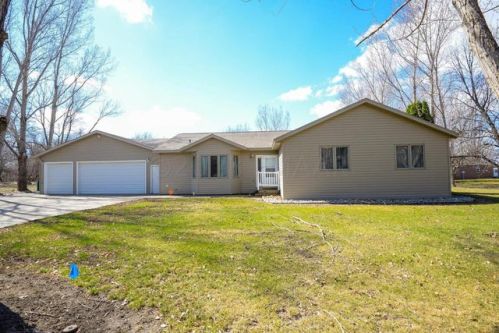 417 Wall Ave, Wild Rice, ND 58047-4202
