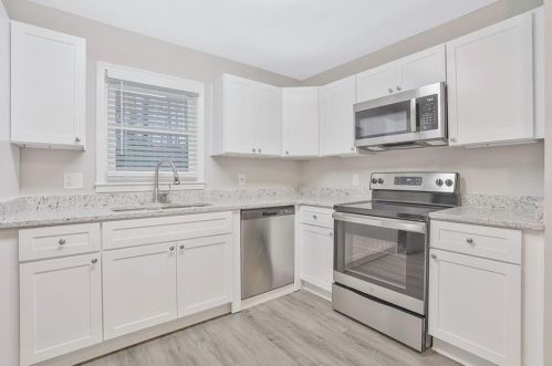 1357 Cedar Heights Dr, Stone Mountain GA  30083-1806 exterior