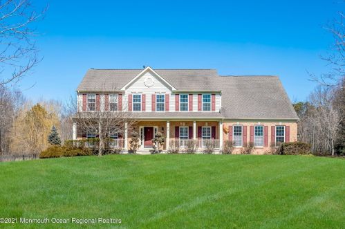 8 Fountain View Dr, Jackson Twp, NJ 08527-4586