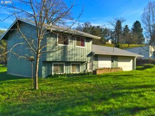 471 Little Valley Rd, Roseburg, OR 97471-9176