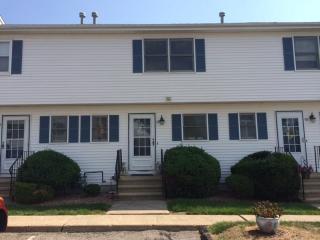 66 Commodore Cmns, Derby, CT 06418-2153