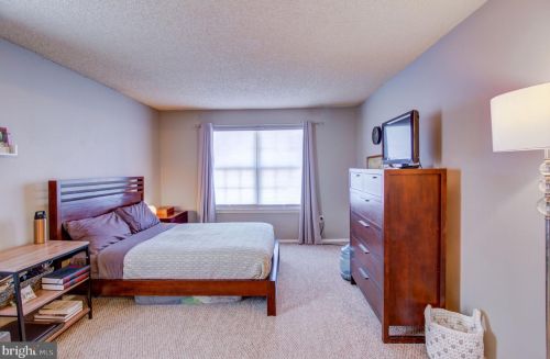 53 Voscek Ct, Trenton NJ 08648-2648 exterior