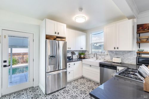 302 Scott St, Ukiah CA  95482-4320 exterior