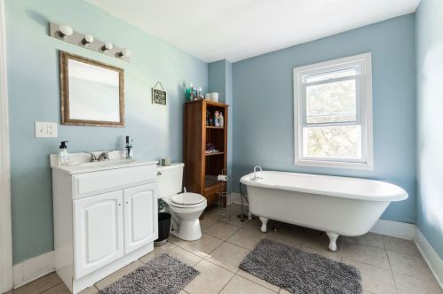 230 Elm St, Sycamore IL  60178-1931 exterior