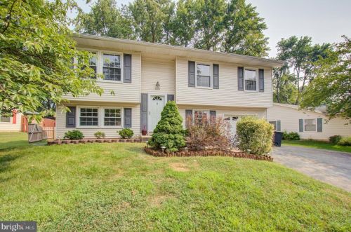 2276 Four Seasons Dr, Gambrills, MD 21054-1244