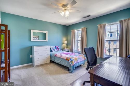 7328 Hampton Manor Pl, Springfield VA  22150-4921 exterior