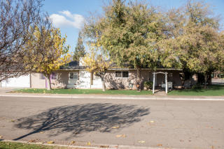 214 Harvard Ave, Fresno, CA 93705-4633