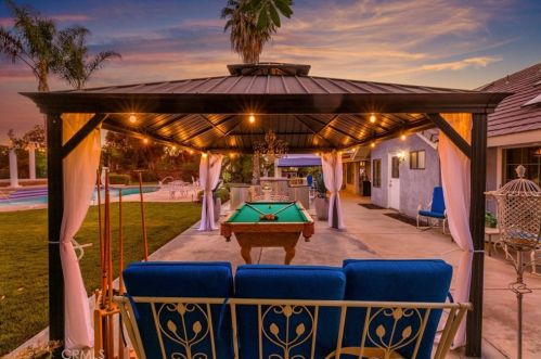 1678 Southport Dr, Riverside CA  92506-5449 exterior