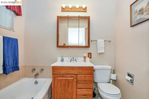 3562 Skylark Dr, Concord CA  94520-1515 exterior