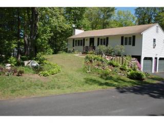 7 Maxwell Dr, Derry, NH 03038-5709
