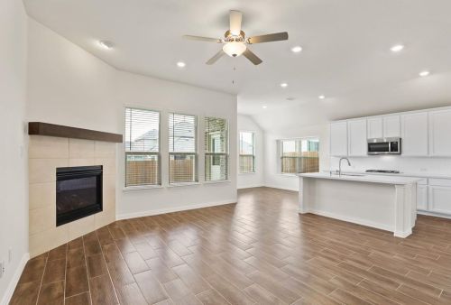 1668 Victoria Dr, Fort Worth TX  76131-4820 exterior