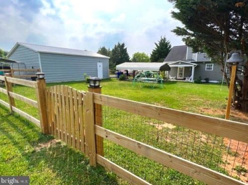 144 Foggy Bottom Ln, Berkeley Springs WV  25411-5200 exterior