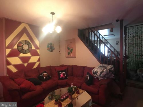 3039 Coral St, Philadelphia, PA 19134-3724