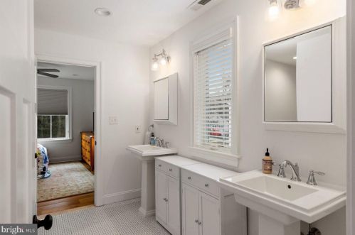 17 Redman Ave, Tavistock NJ  08033-2316 exterior