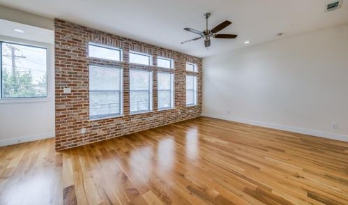 3705 Commerce St, Dallas TX  75226-1738 exterior