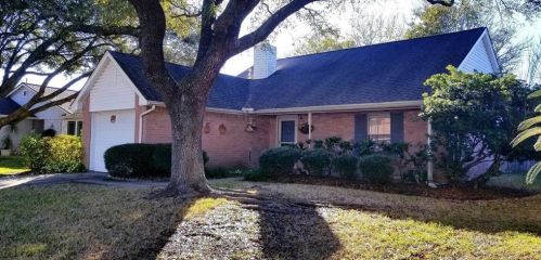 914 Primrose Meadows Cir, Pearland, TX 77584-2042