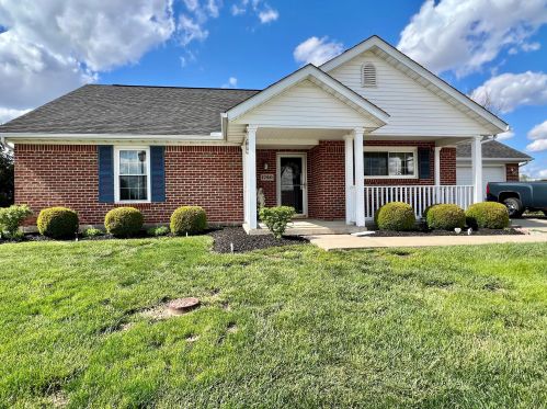 1760 Pinehurst Dr, Springfield OH  45502-7896 exterior