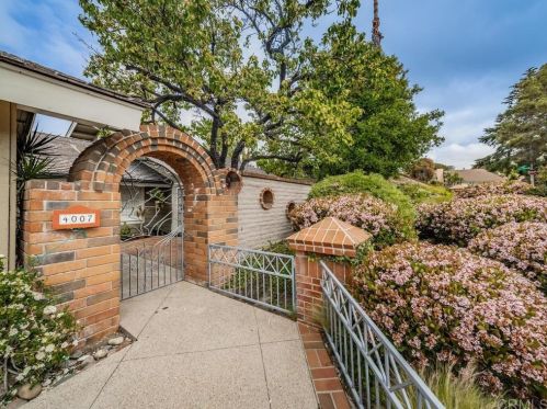 4007 Crescent Point Rd, Carlsbad, CA 92008-3610