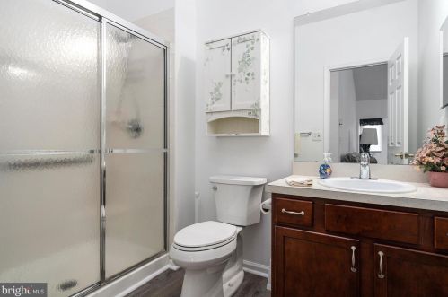 117 Meadowlark Dr, Trenton NJ  08690-3547 exterior