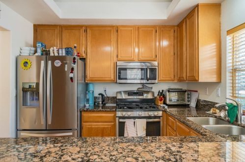 1035 Stresa Way, Anaheim CA  92808-2432 exterior