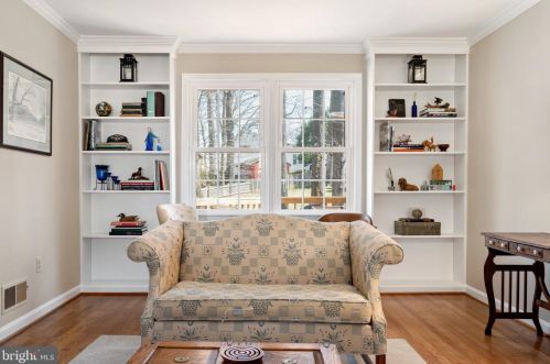 6705 Little Ann Ct, Springfield VA  22152-2629 exterior