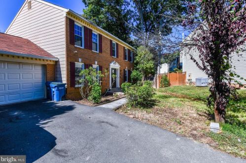 8009 Daffodil Ct, Springfield VA  22152-3422 exterior