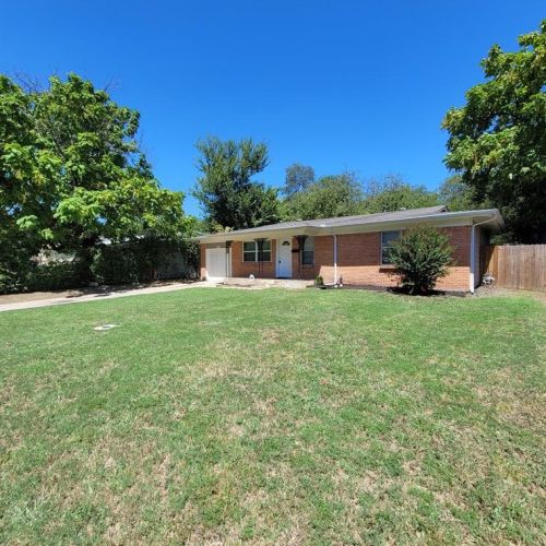 5565 Burton Ave, Fort Worth TX  76119-1718 exterior