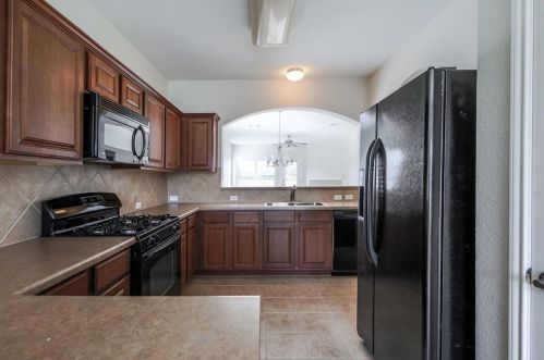 11000 Boundless Vly Dr, Austin TX  78754 exterior